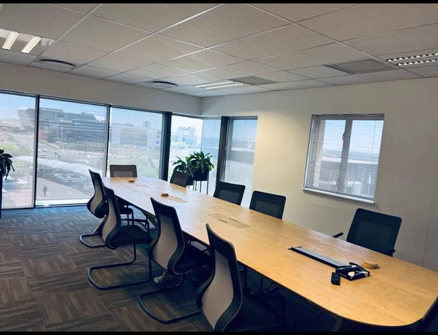 1,348M² OFFICE TO LET IN VORNA VALLEY